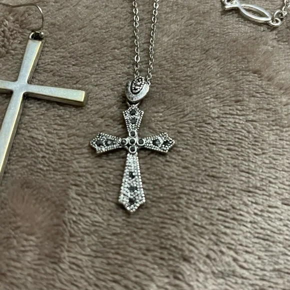Lot of Religious Jewelry Bundle Silver Crosses - Picture 3 of 9